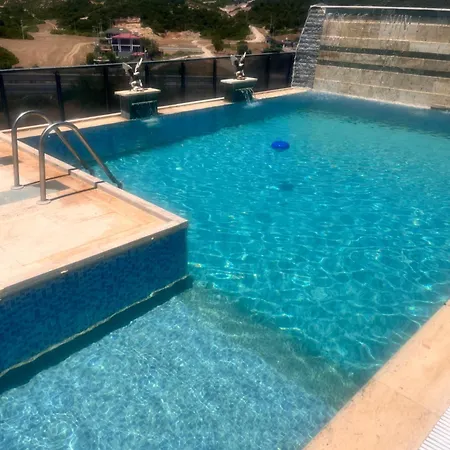Вилла Detached With A Private Pool In A Calm Area In *